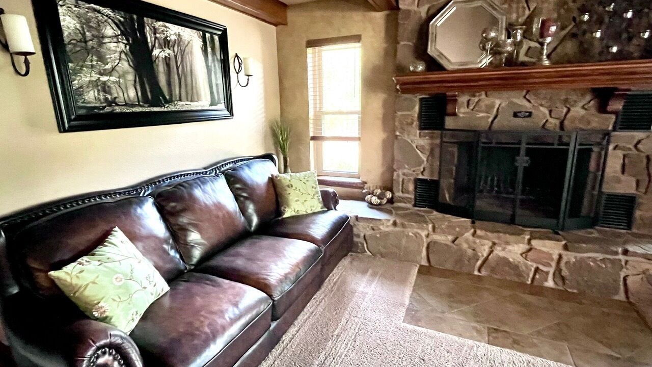 Photo of Livingroom in Kingston