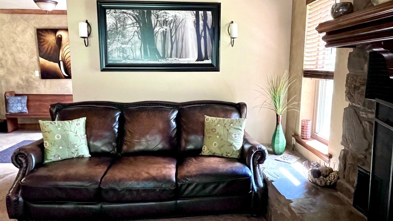 Photo of Livingroom in Kingston