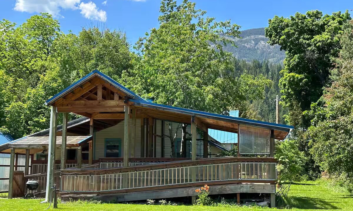 Photo of Others in Metaline