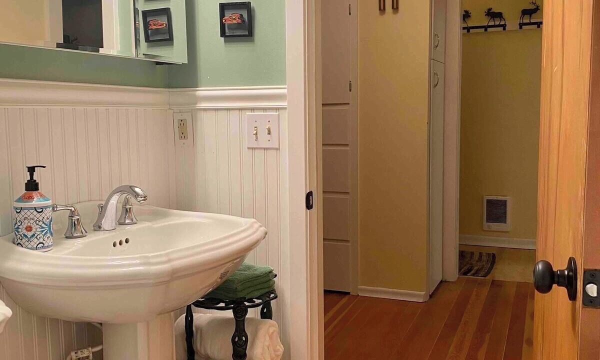 Photo of Bathroom in Metaline