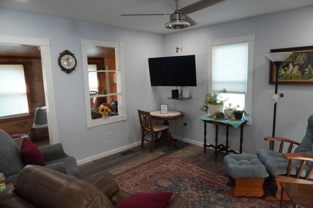 Photo of Livingroom in Clintondale
