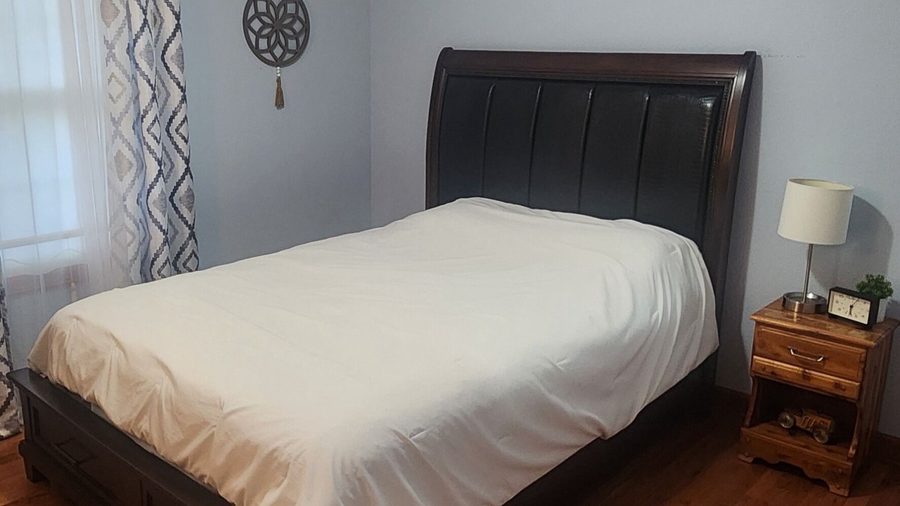 Photo of Bedroom in Holts Summit