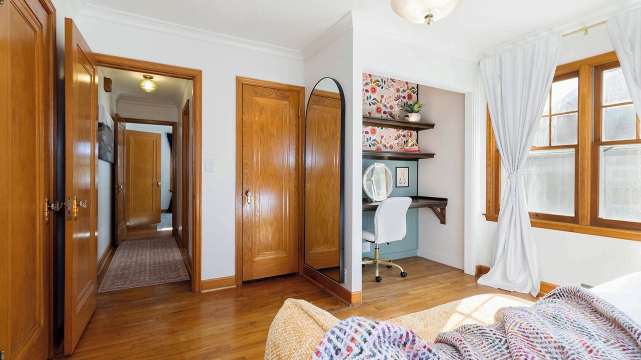 Photo of Bedroom in Winterset
