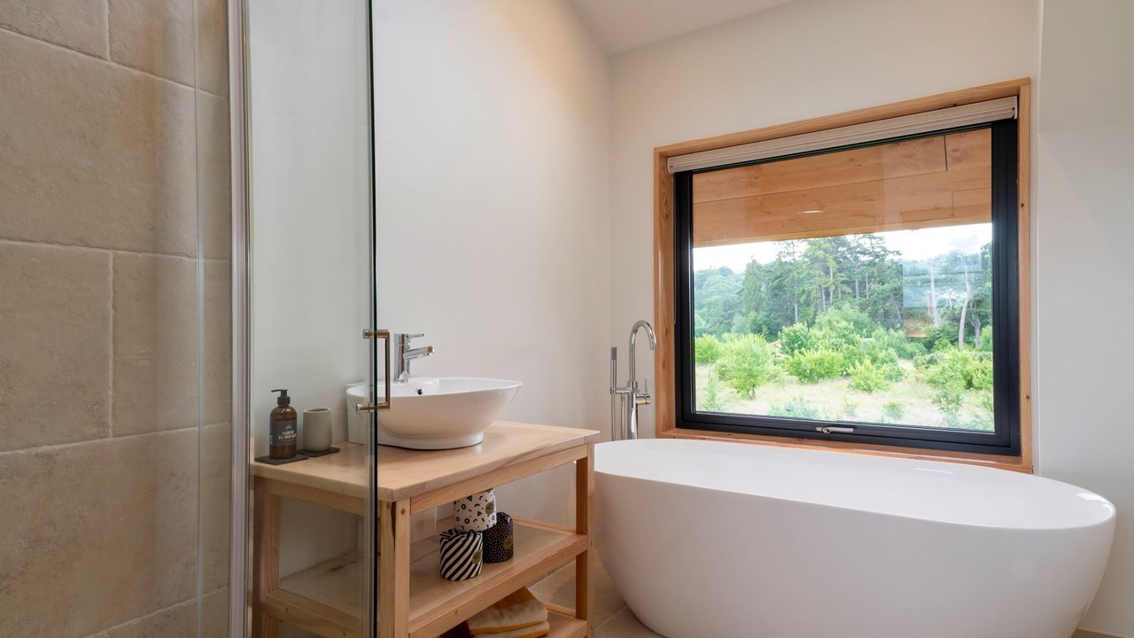 Photo of Bathroom in Westbrook Court