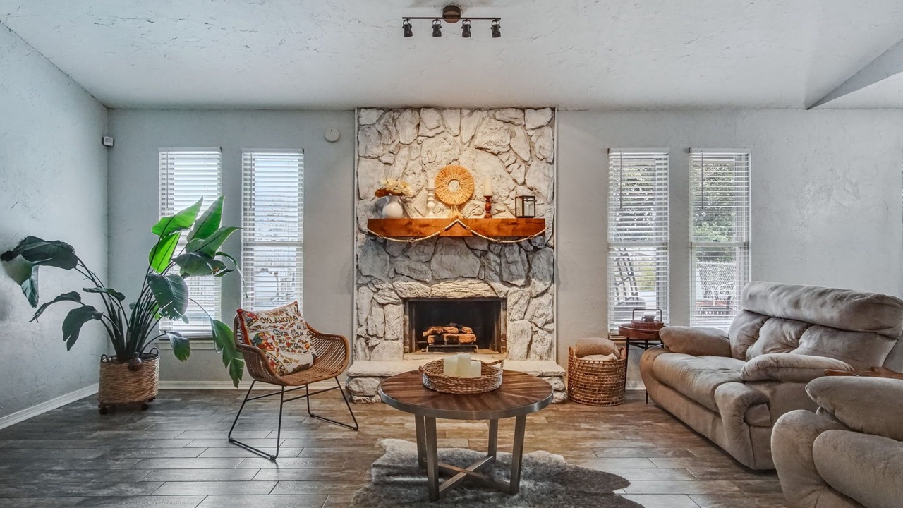 Photo of Livingroom in Moore