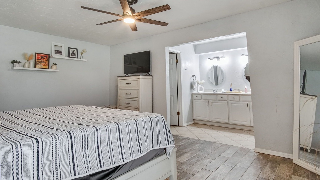 Photo of Bedroom in Moore