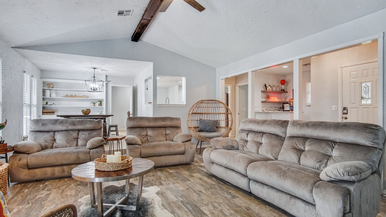 Photo of Livingroom in Moore