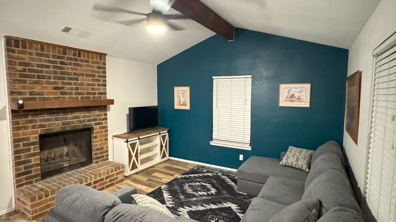 Photo of Livingroom in North Richland Hills