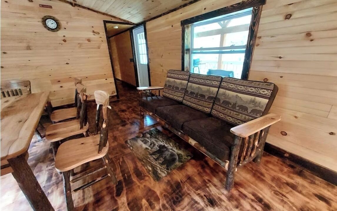 Photo of Livingroom in Ovid