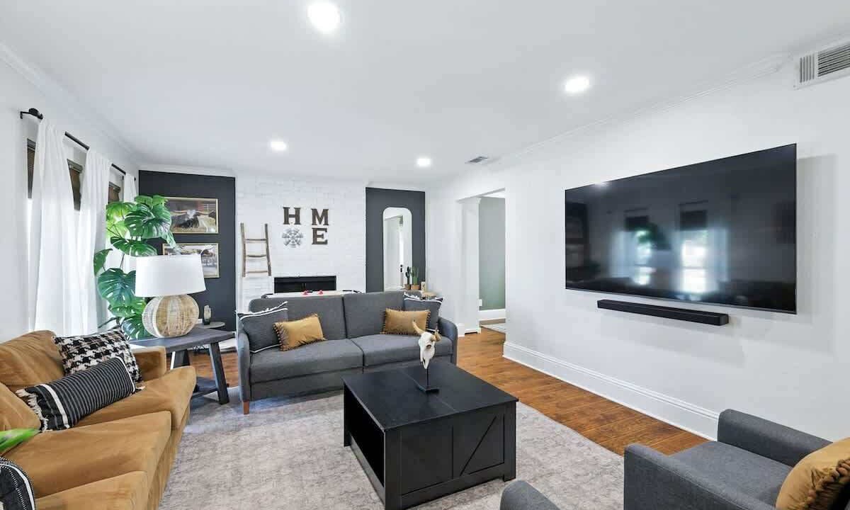 Photo of Livingroom in Flower Mound