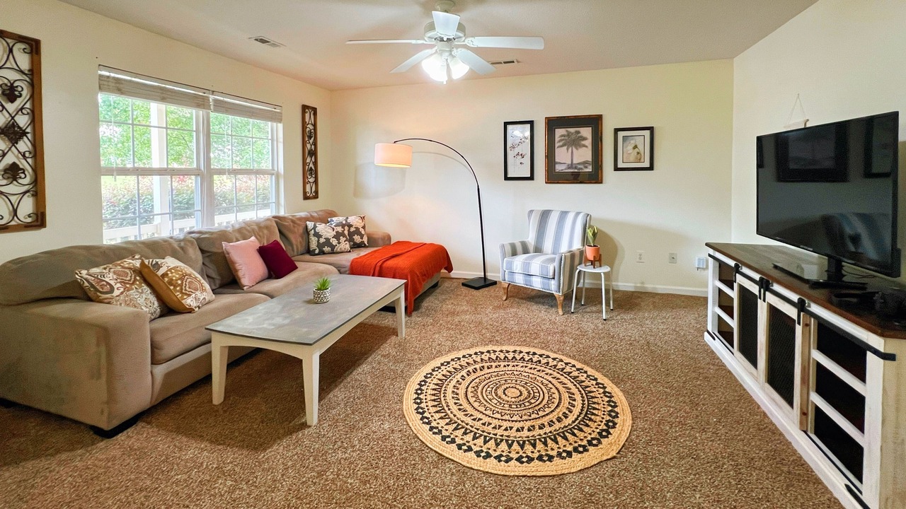 Photo of Livingroom in Greer