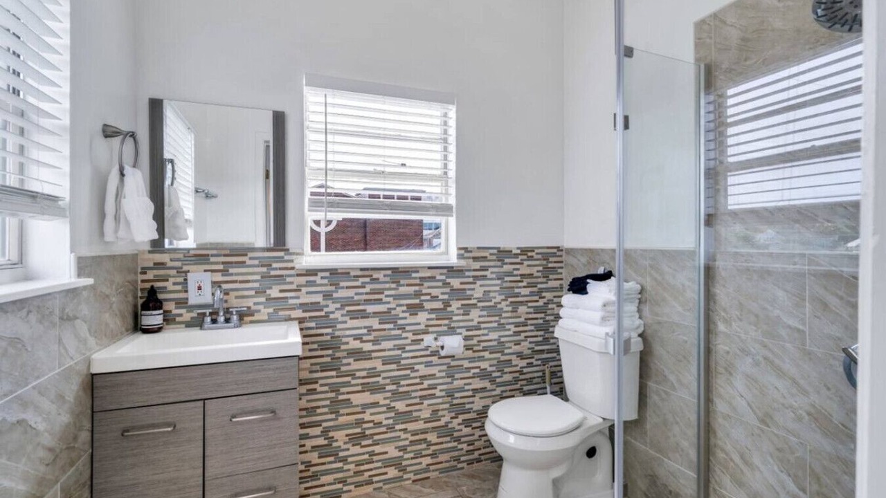 Photo of Bathroom in Tulane - Gravier