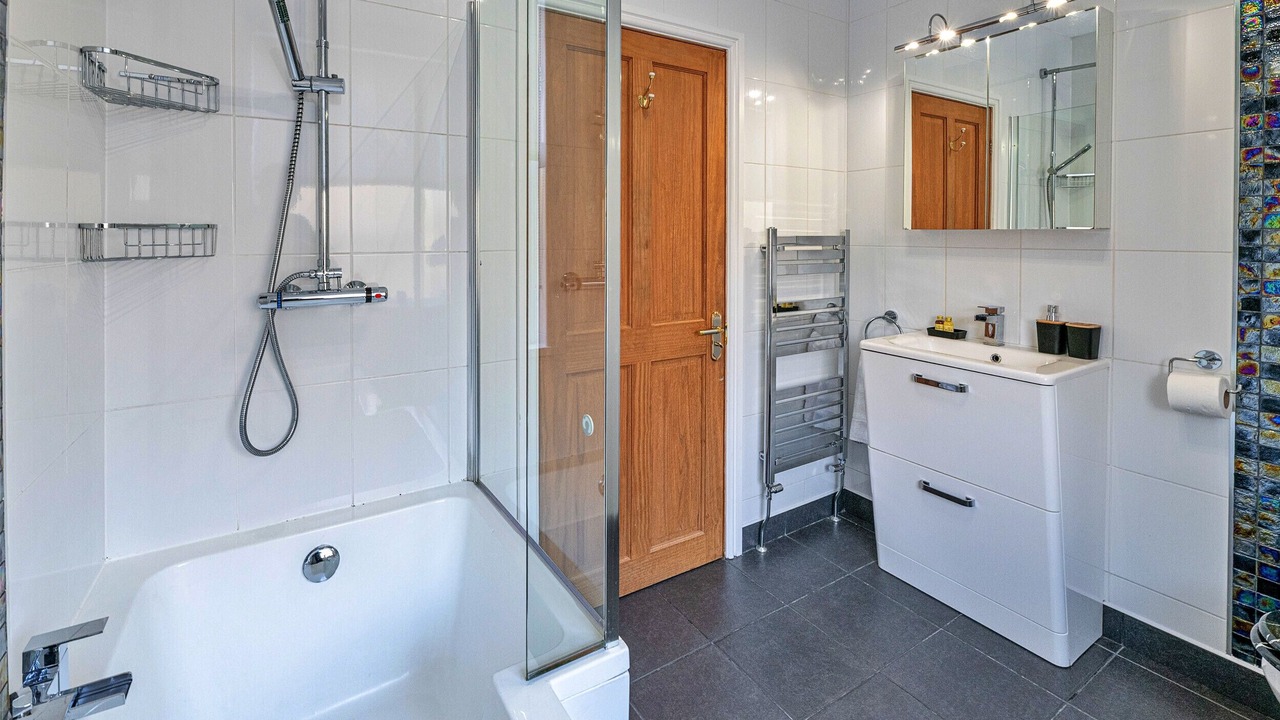 Photo of Bathroom in Bont Newydd