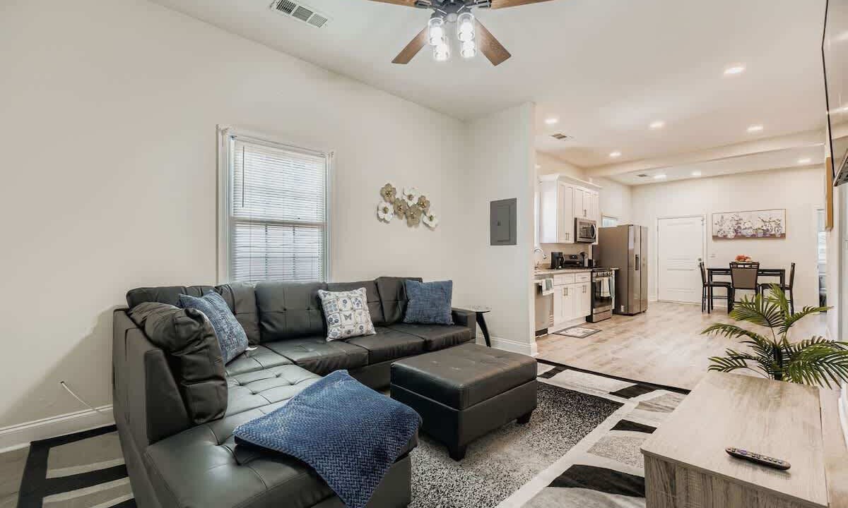 Photo of Livingroom in Peoplestown