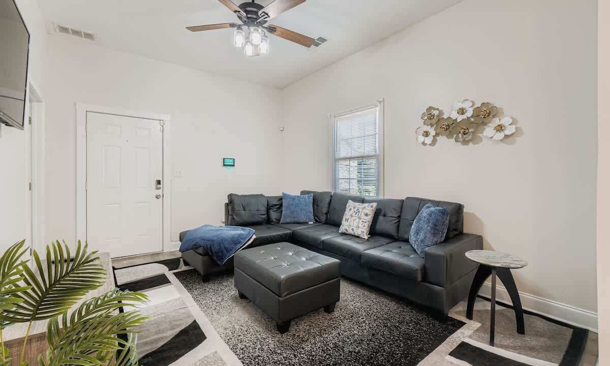Photo of Livingroom in Peoplestown