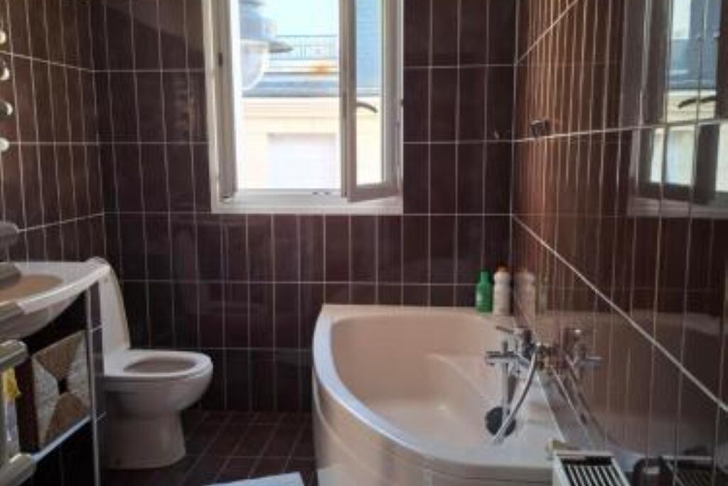 Photo of Bathroom in Maisons-Alfort