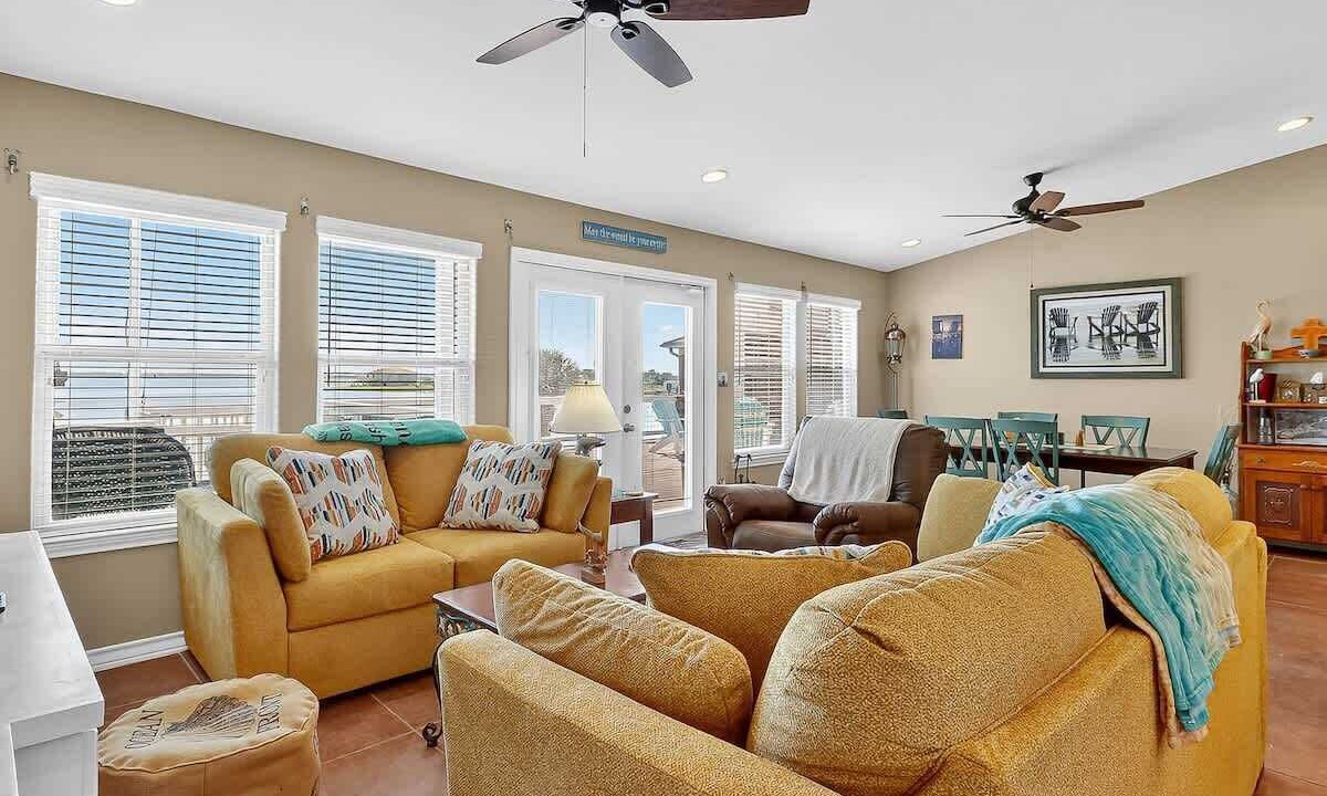 Photo of Livingroom in Rockport