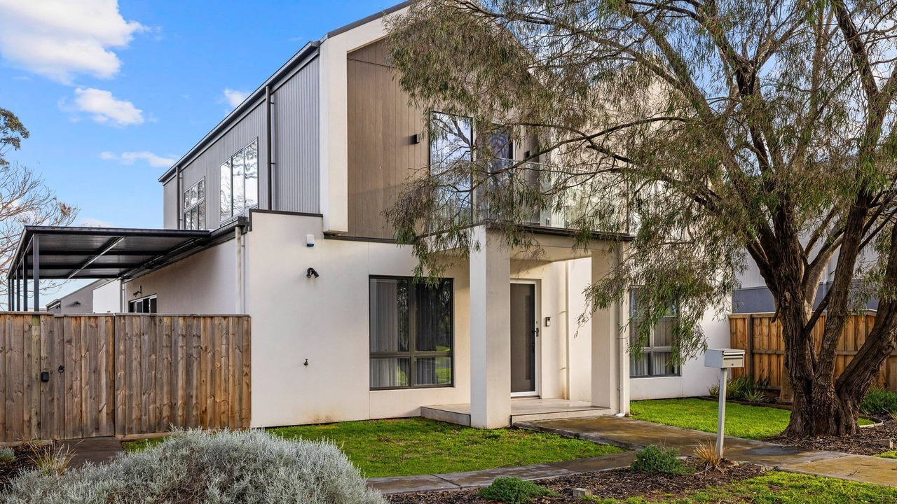 Photo of Others in Rhyll