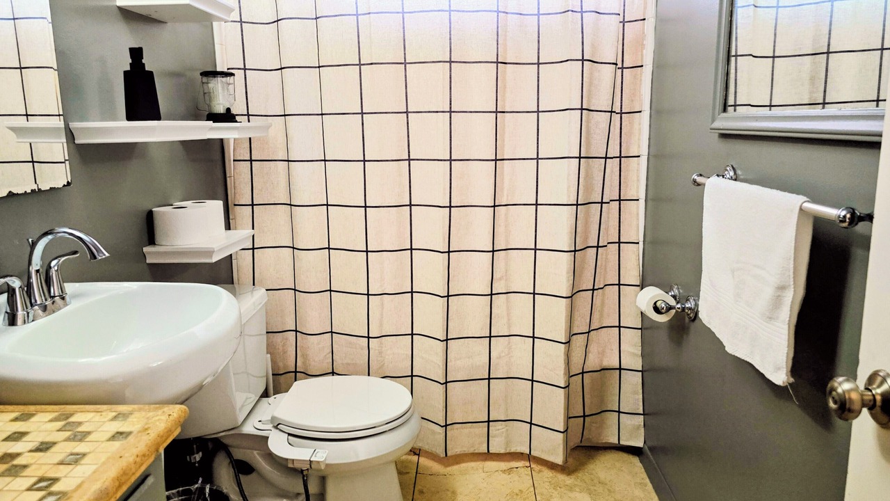 Photo of Bathroom in Oak Harbor