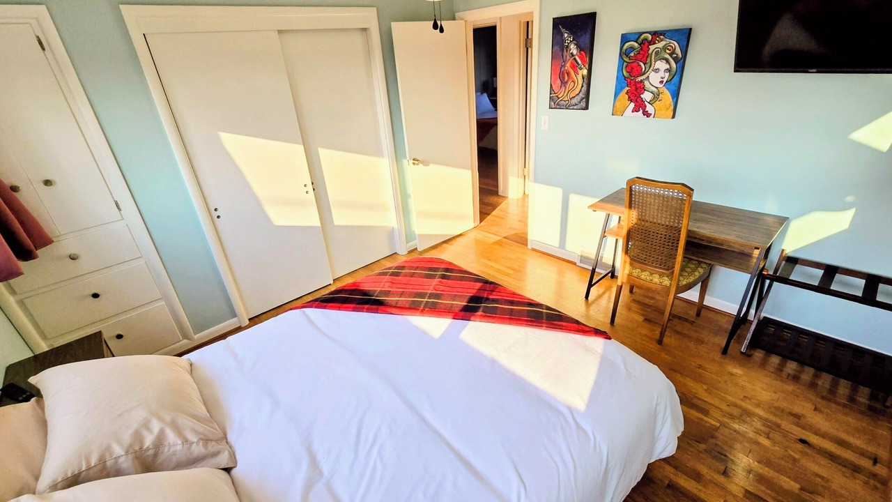 Photo of Bedroom in Oak Harbor