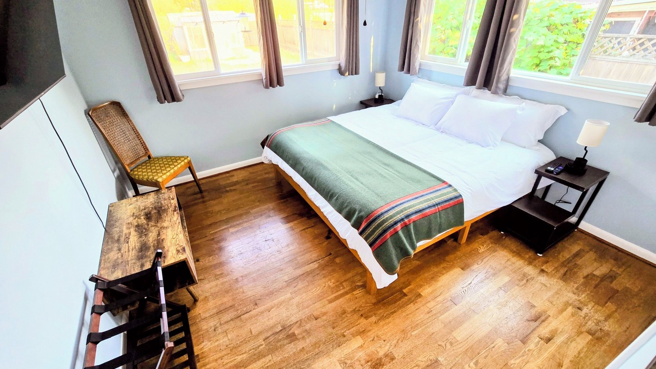 Photo of Bedroom in Oak Harbor