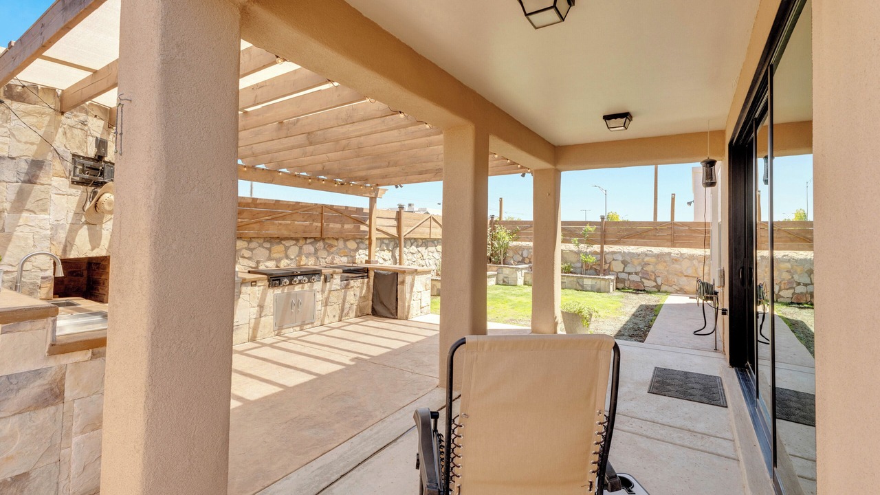 Photo of Patio Balcony in Biggs Field