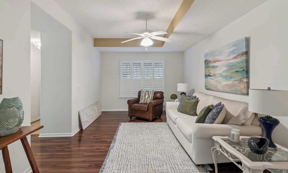 Photo of Livingroom in Dock Junction