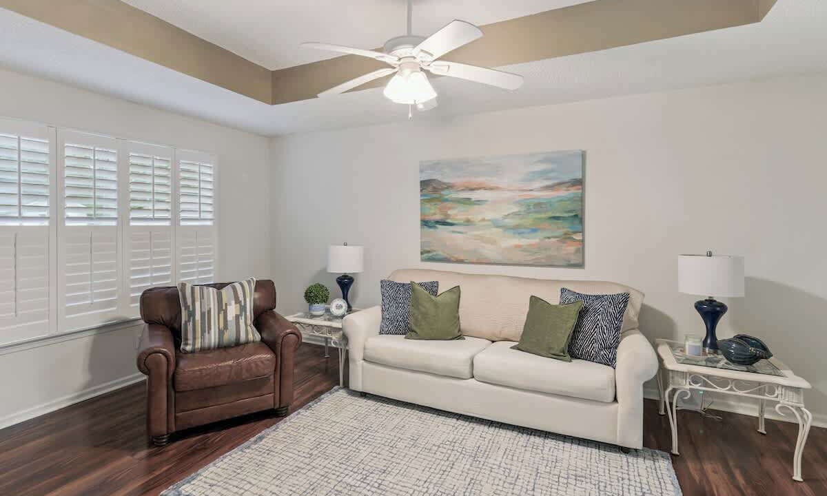 Photo of Livingroom in Dock Junction