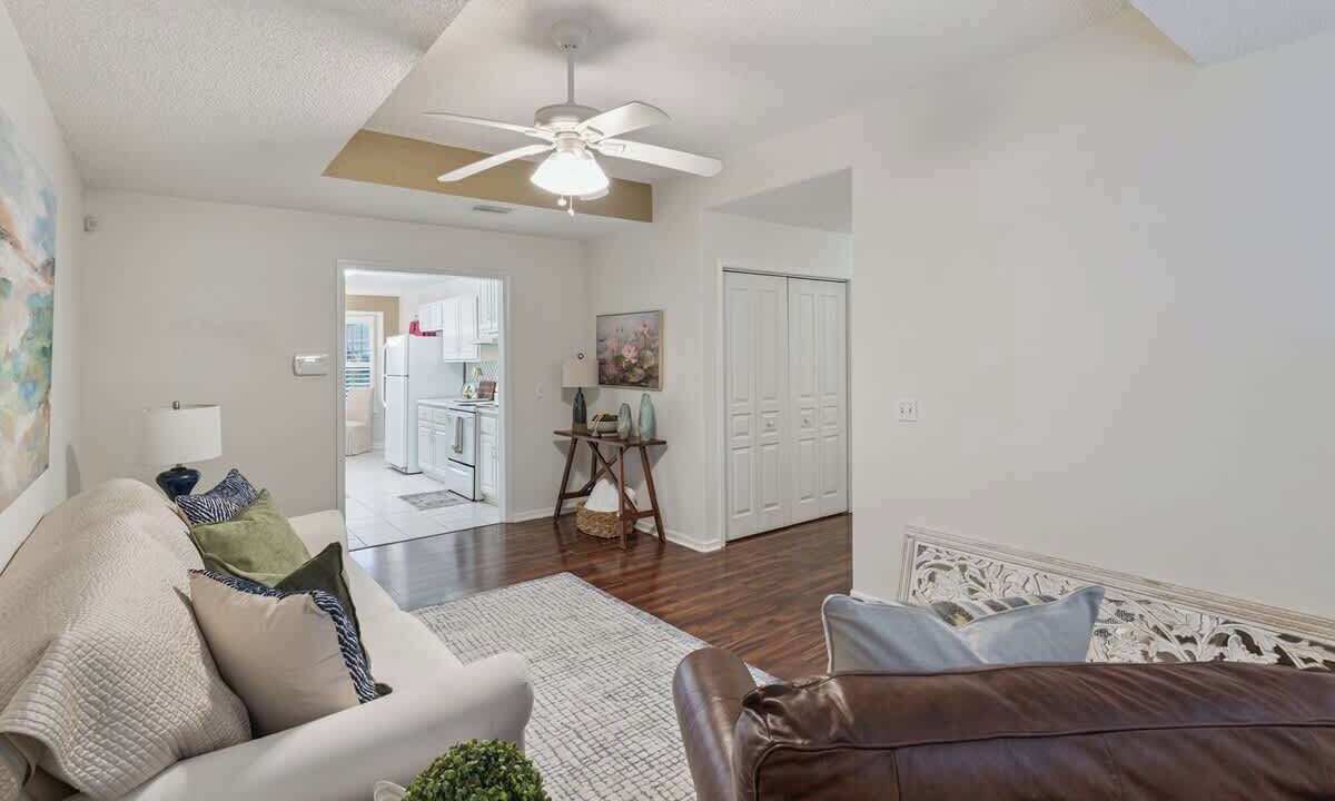 Photo of Livingroom in Dock Junction