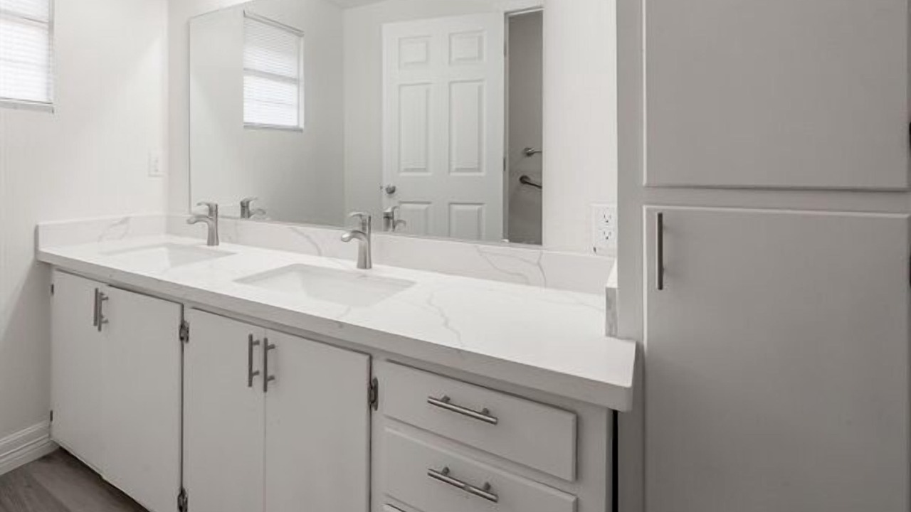 Photo of Bathroom in Groves