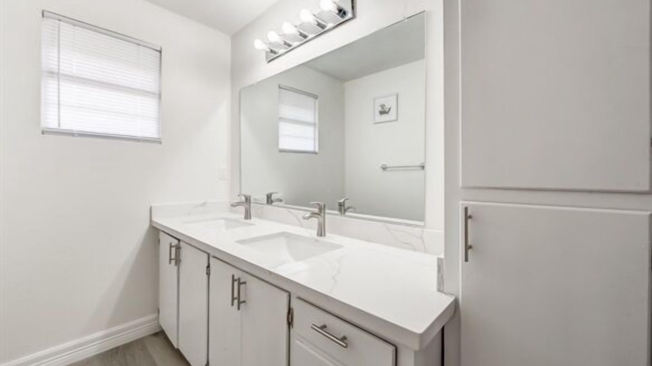 Photo of Bathroom in Groves