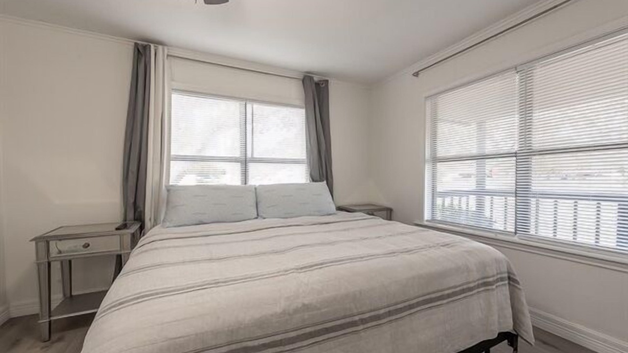 Photo of Bedroom in Groves