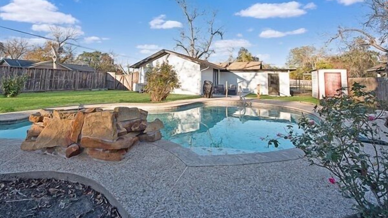 Photo of Outdoor in Groves