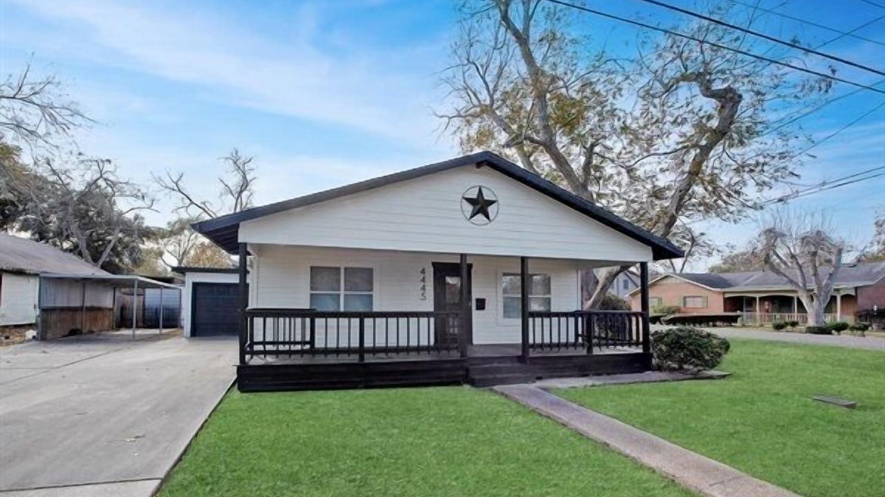 Photo of Outdoor in Groves