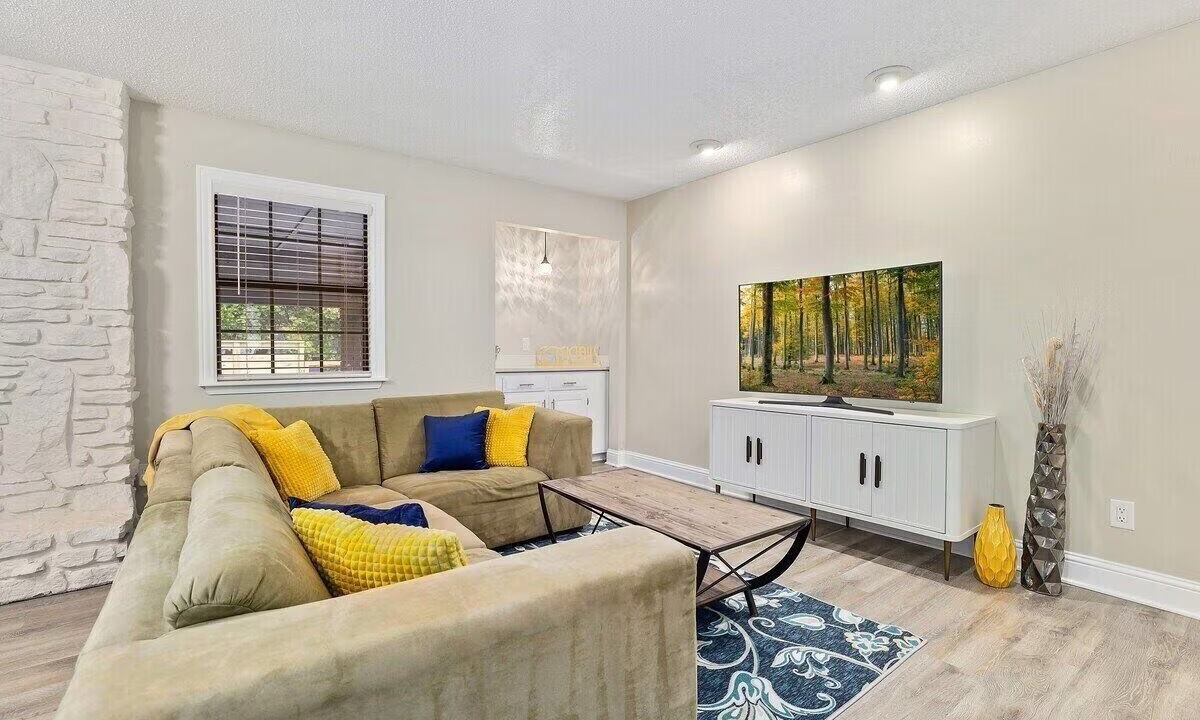 Photo of Livingroom in Springdale