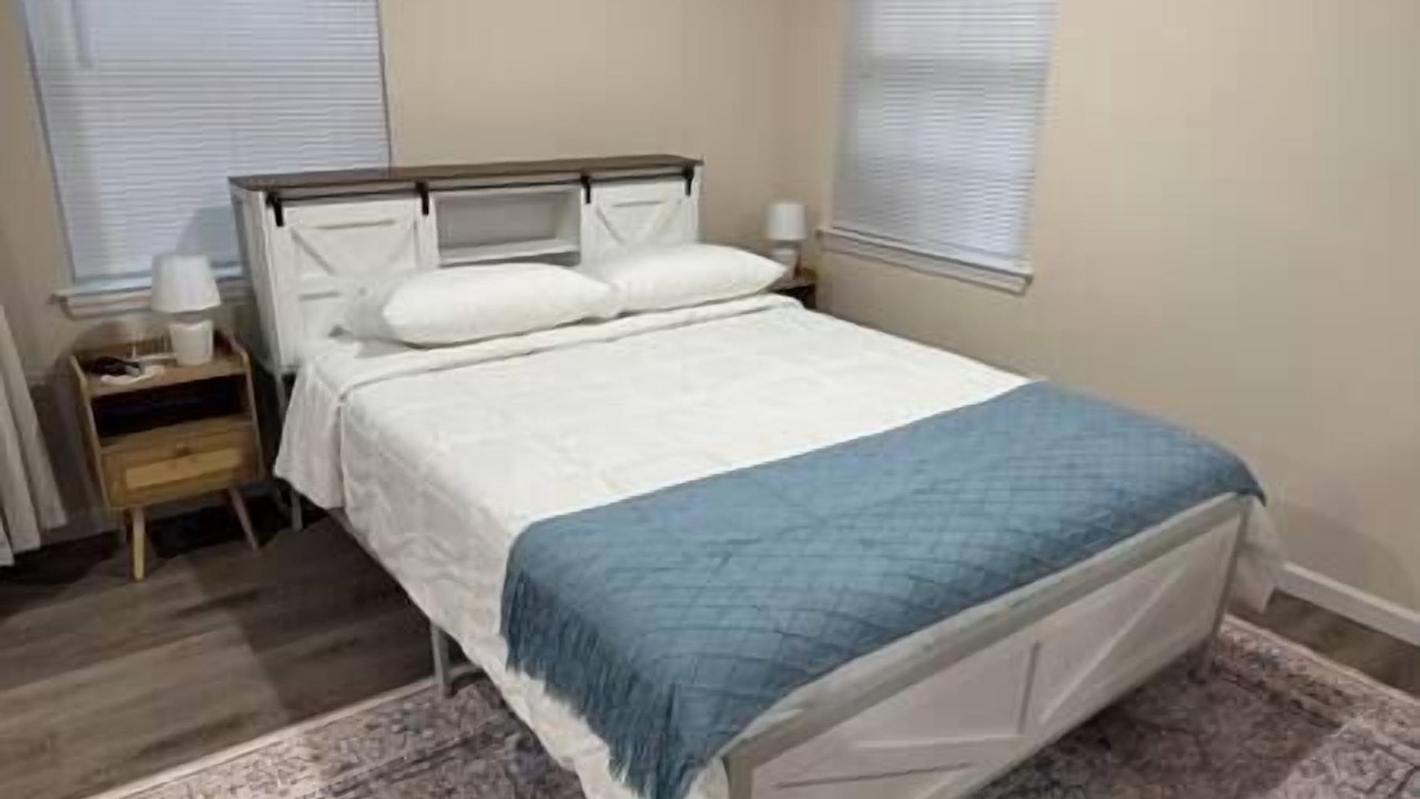 Photo of Bedroom in Newark