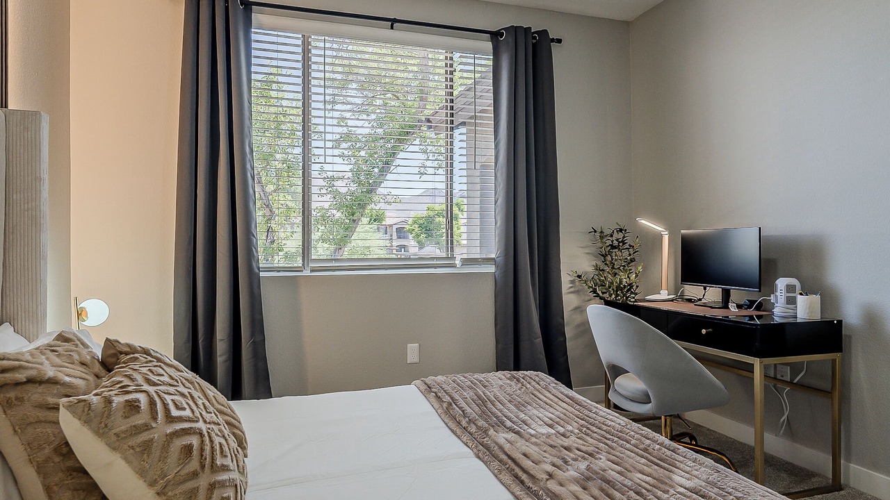 Photo of Bedroom in McDowell Mountain Apartments