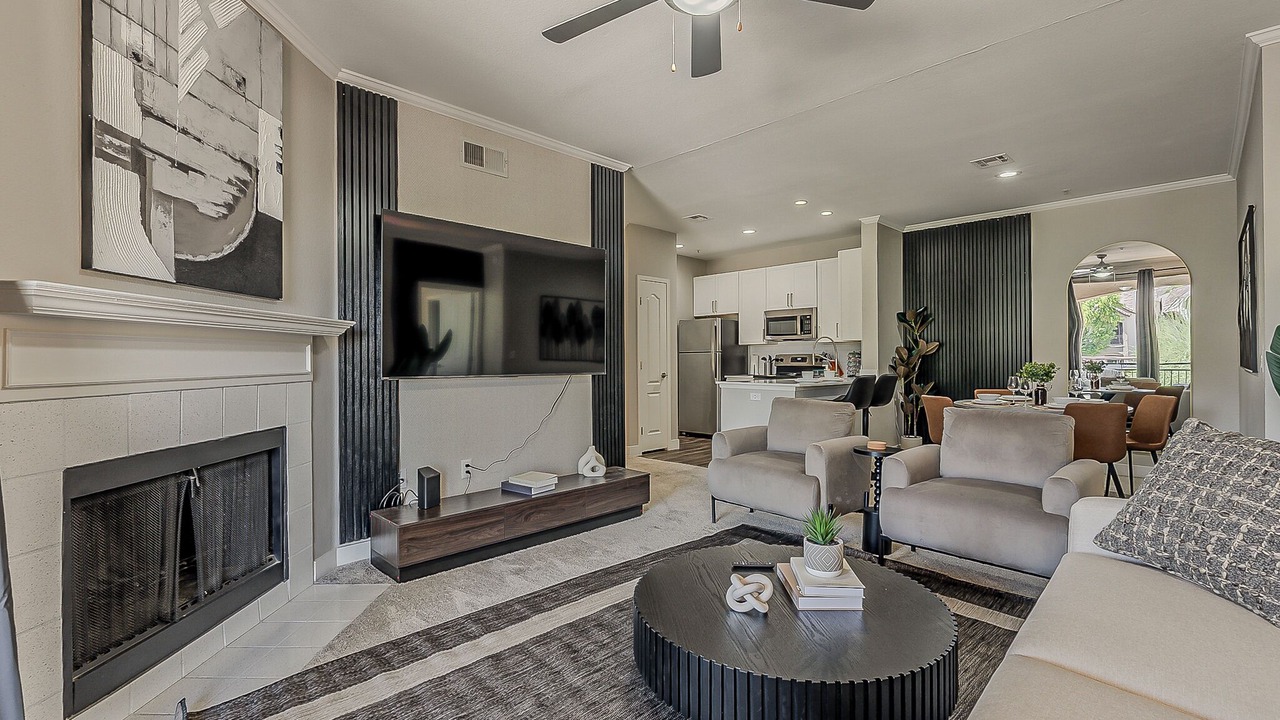 Photo of Livingroom in McDowell Mountain Apartments