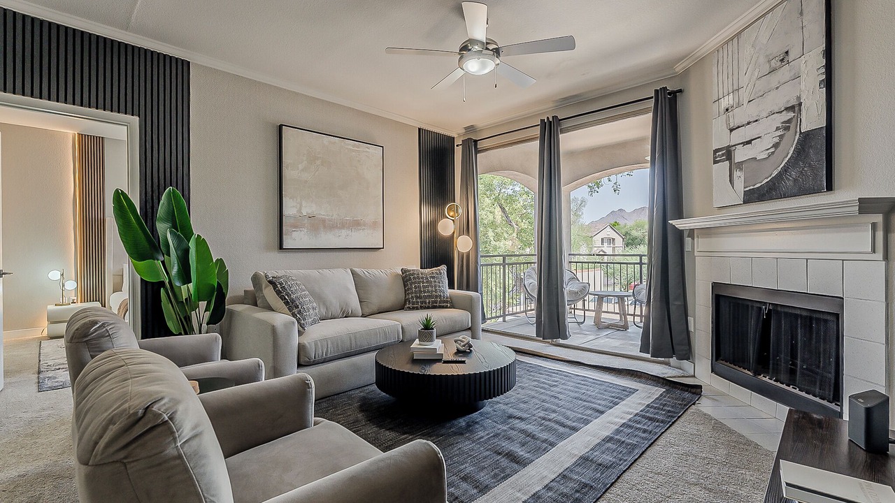 Photo of Livingroom in McDowell Mountain Apartments