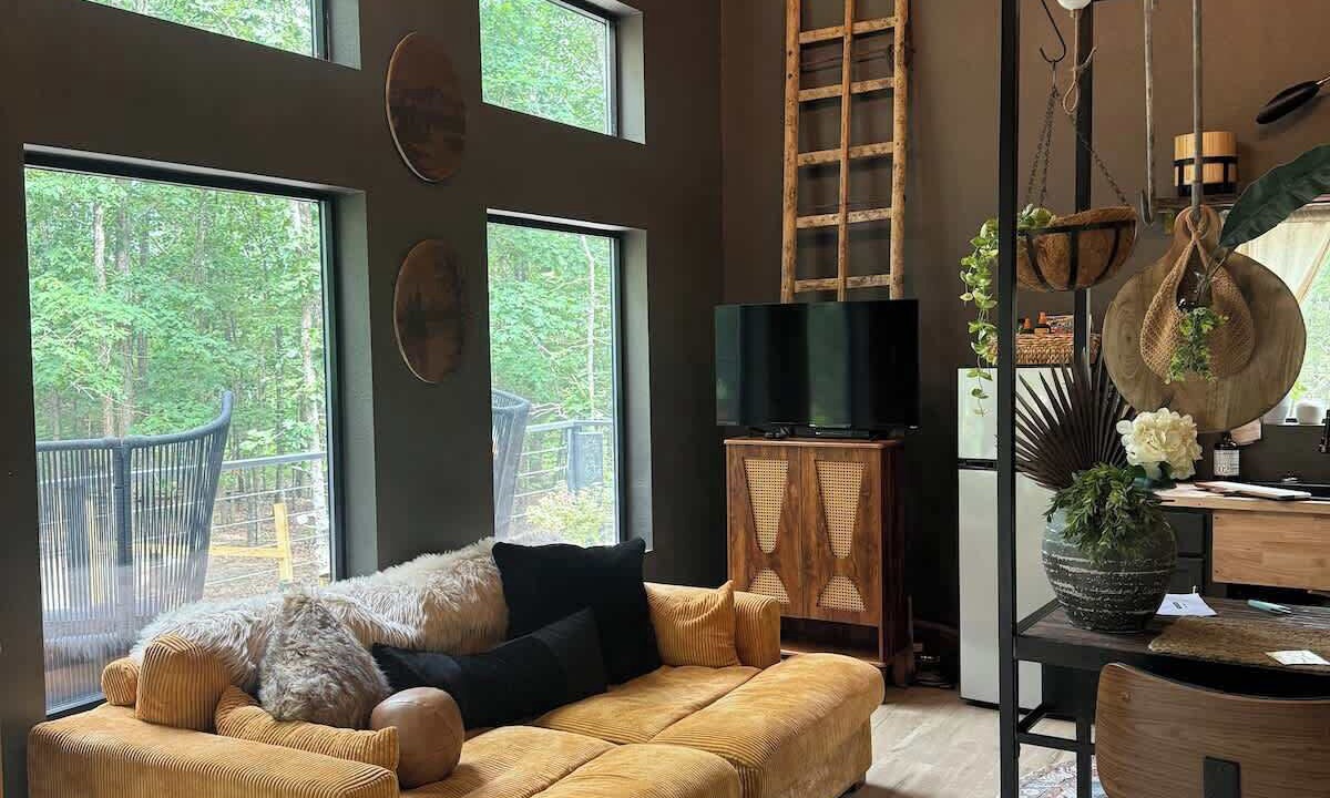 Photo of Livingroom in Lenox