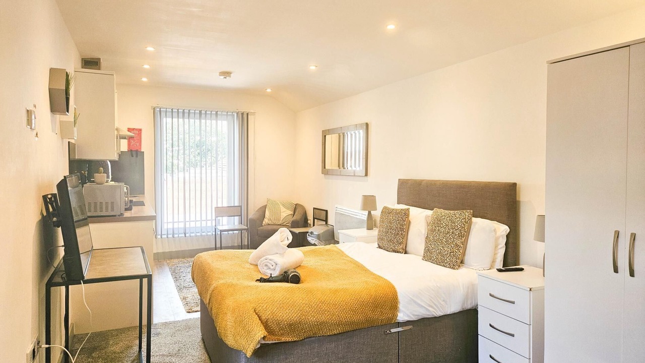 Photo of Others in Skewen