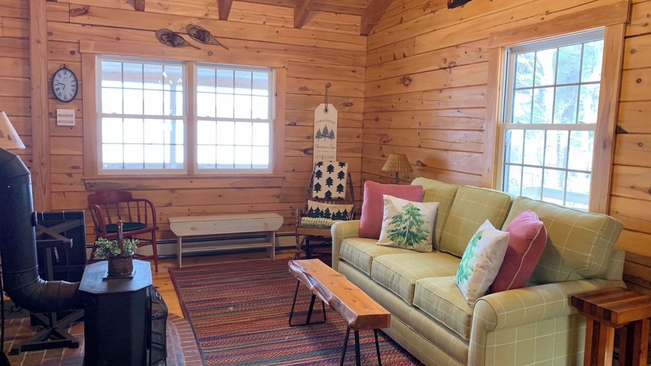 Photo of Livingroom in Weeks Mills