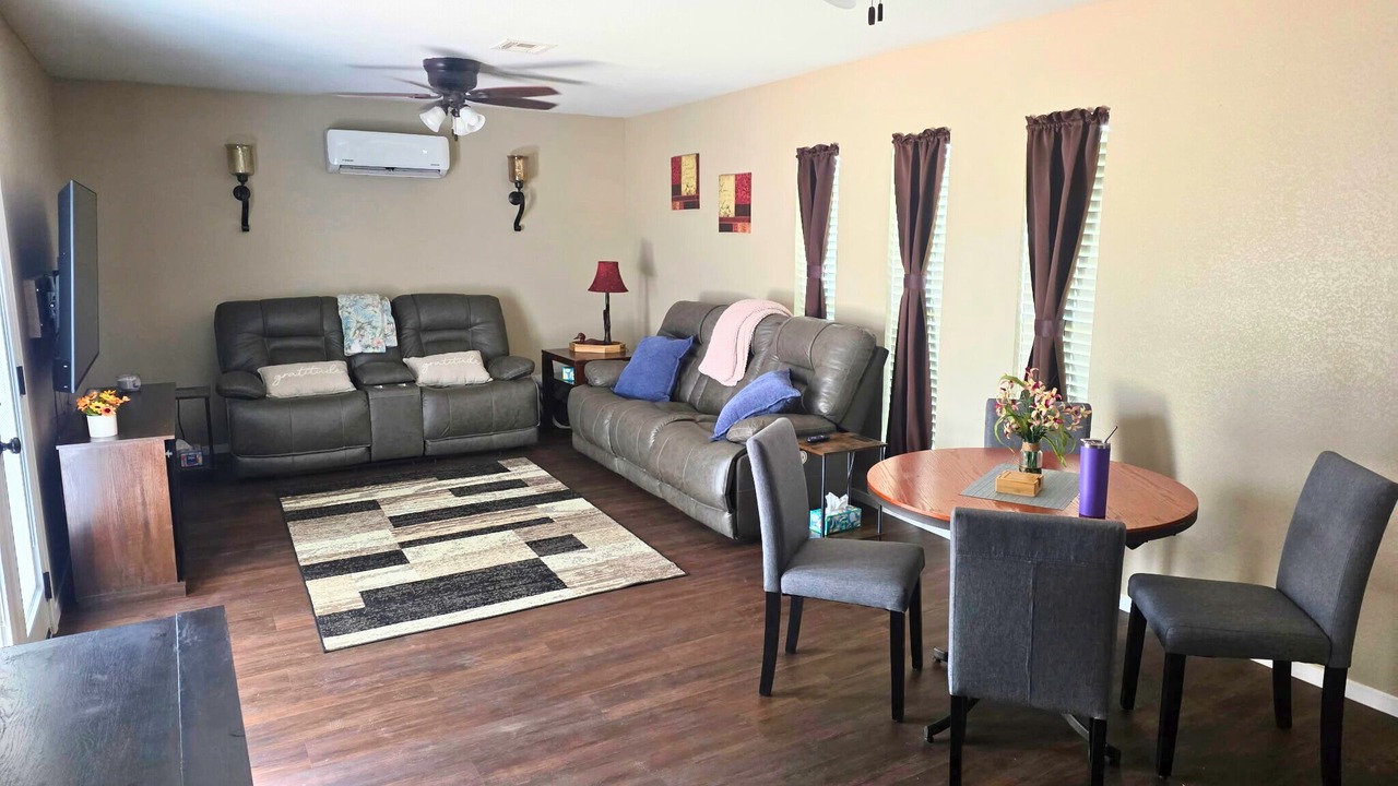 Photo of Livingroom in Bellmead