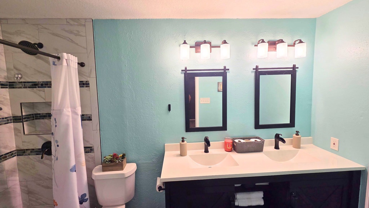 Photo of Bathroom in Bellmead