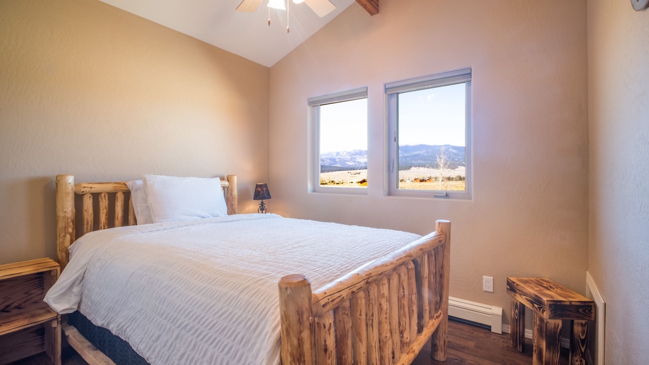 Photo of Bedroom in Eagle Nest