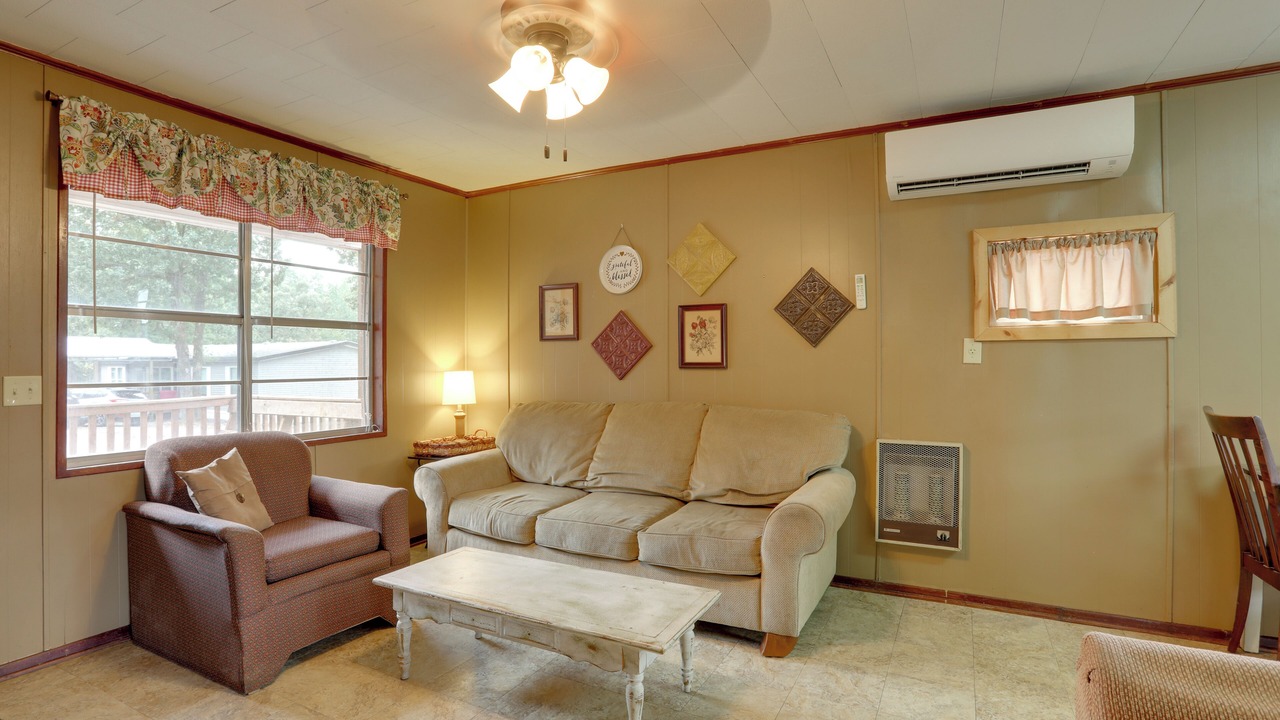 Photo of Livingroom in Greers Ferry