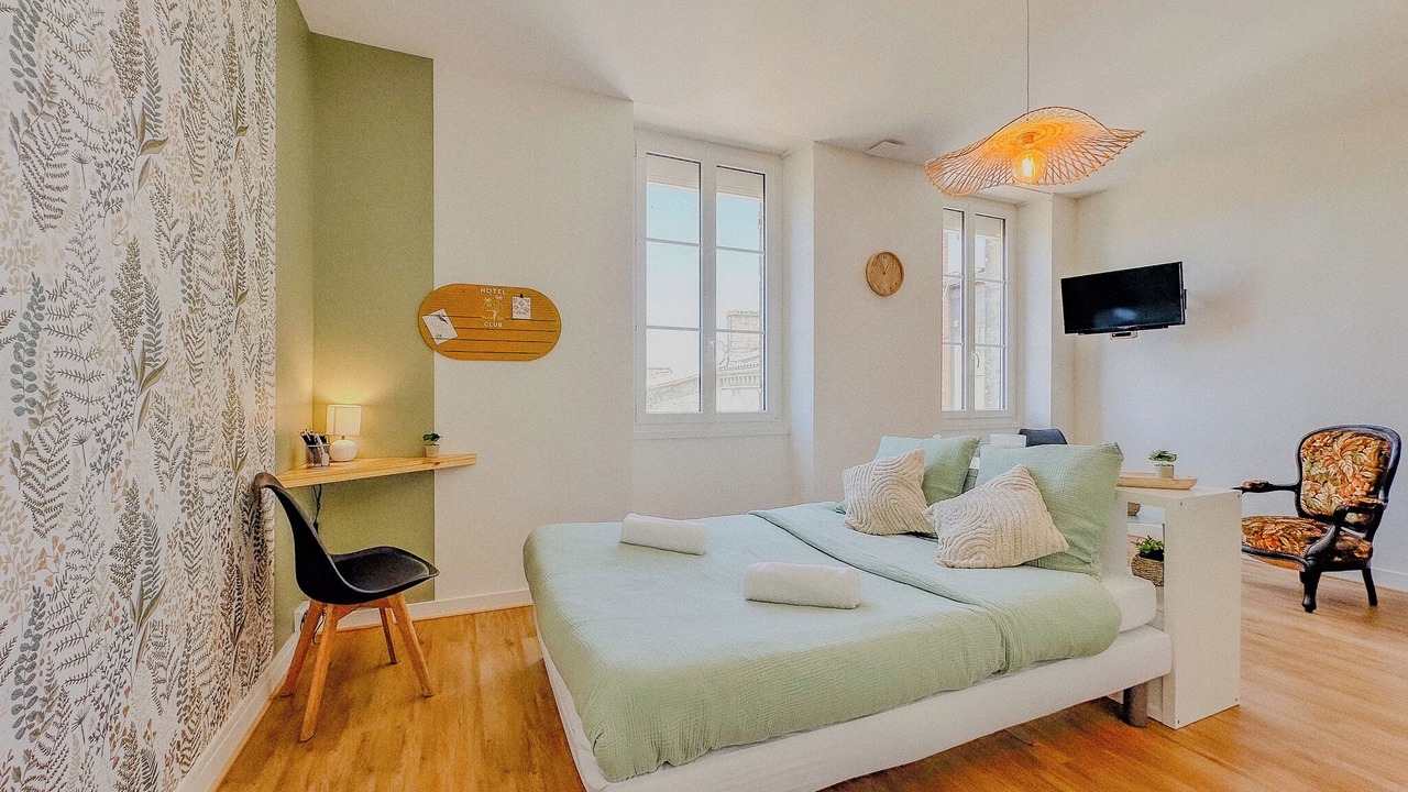 Photo of Bedroom in Pauillac