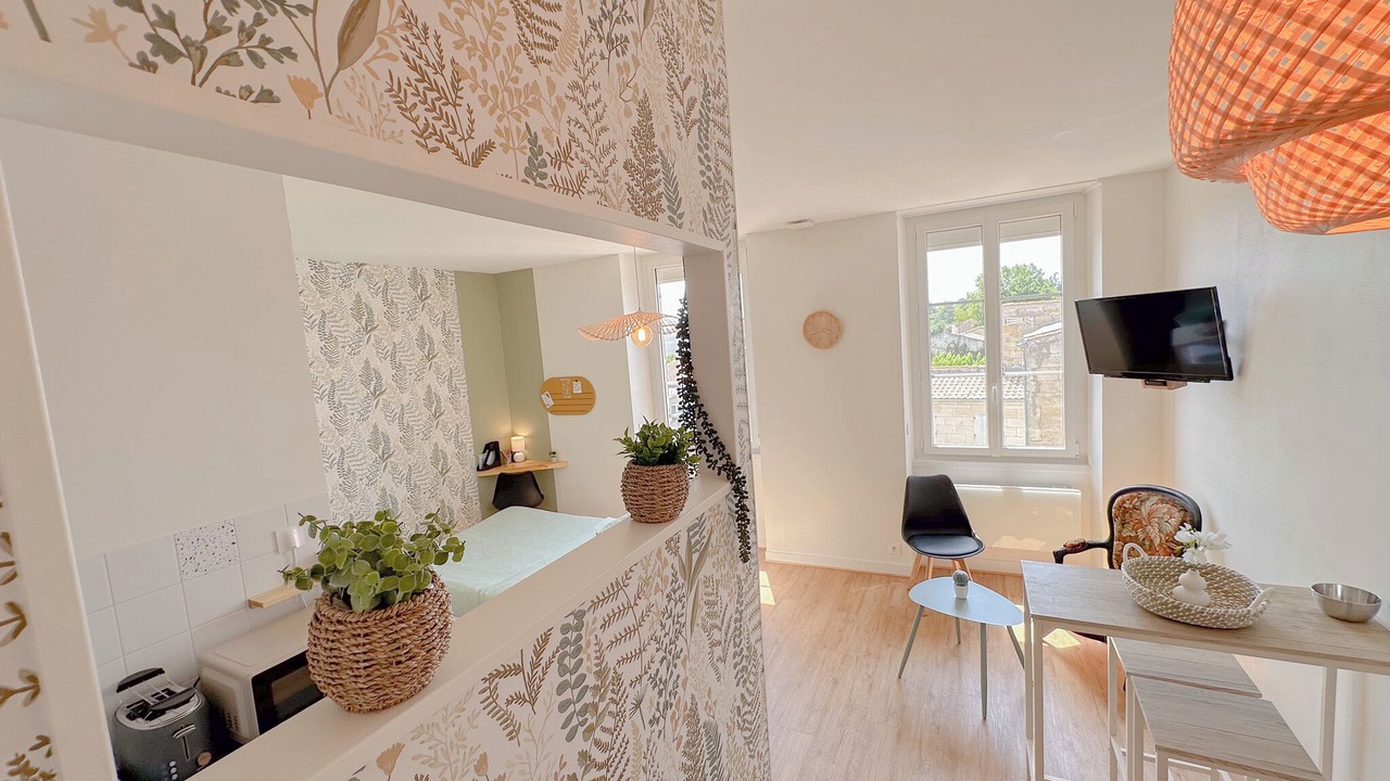 Photo of Others in Pauillac