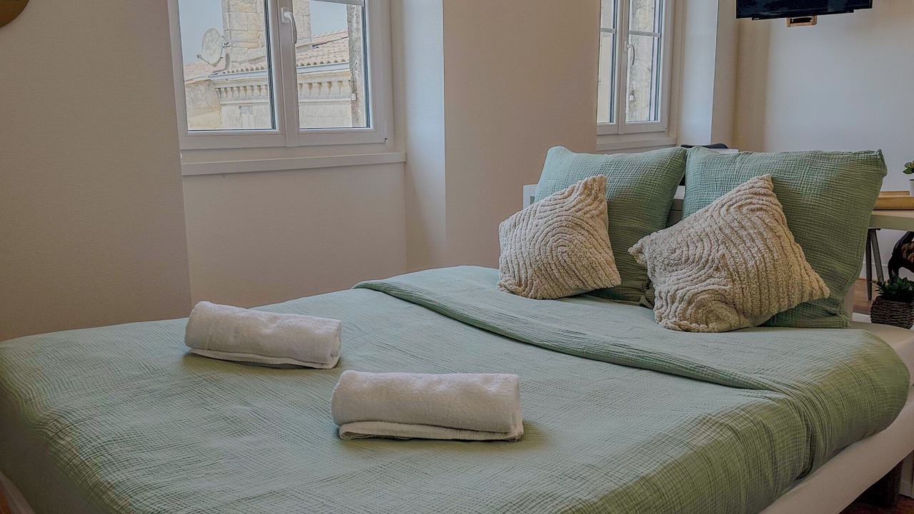 Photo of Bedroom in Pauillac