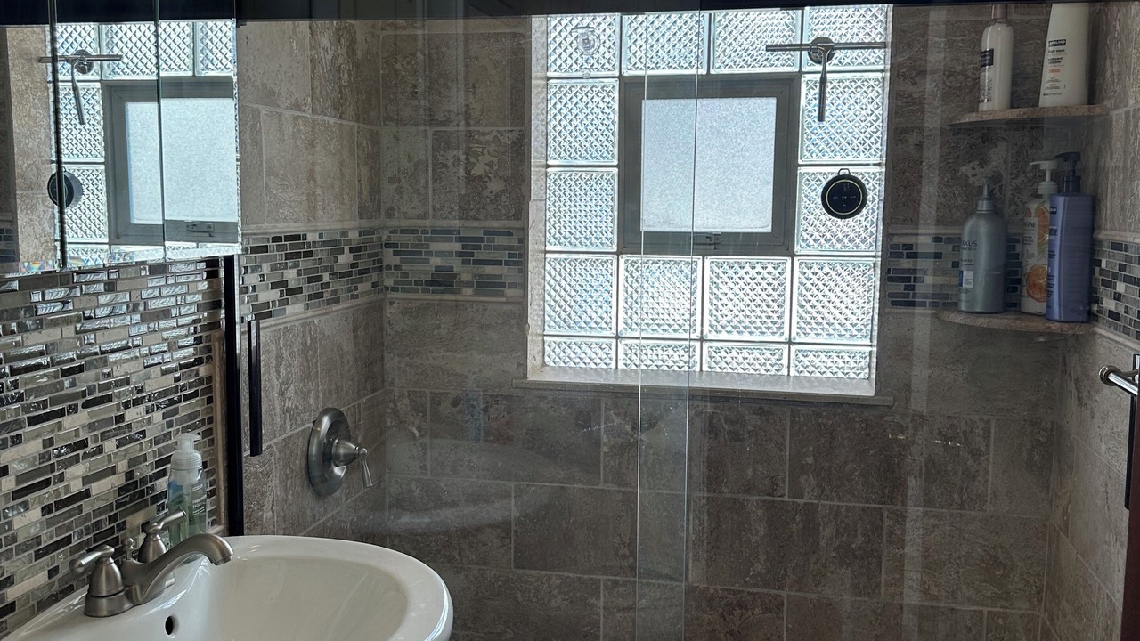 Photo of Bathroom in Lombard